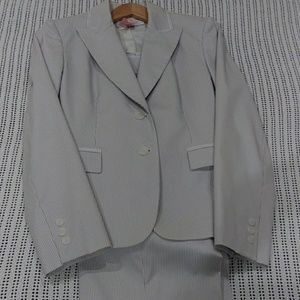 Tahari women's pantsuit